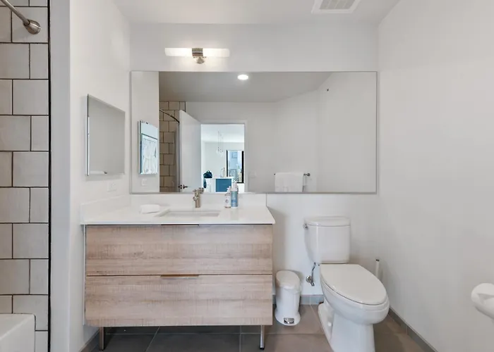 Aurelien Spacious In The Heart Of Gold Coast Apartment