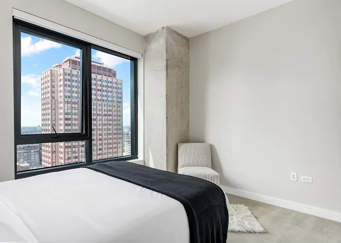 Aurelien Spacious In The Heart Of Gold Coast Apartment