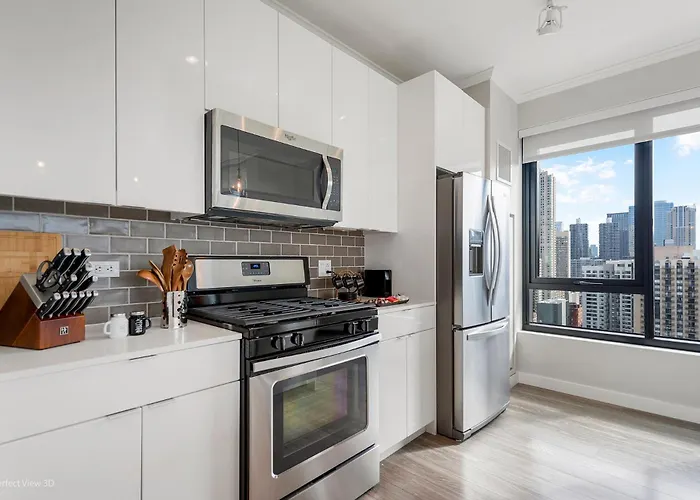 Aurelien Spacious In The Heart Of Gold Coast Apartment Chicago