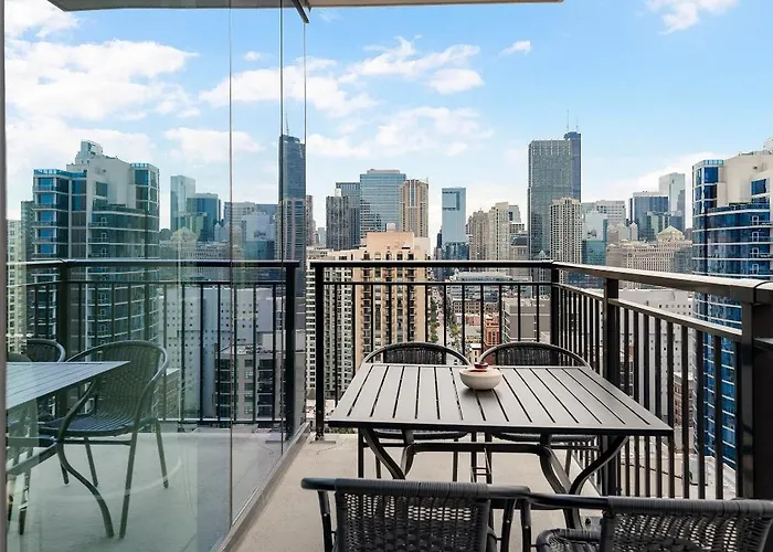 Aurelien Spacious In The Heart Of Gold Coast * Chicago
