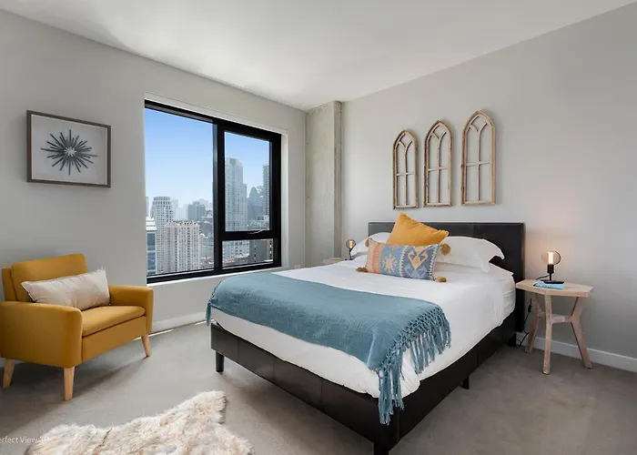 Aurelien Spacious In The Heart Of Gold Coast Apartment Chicago